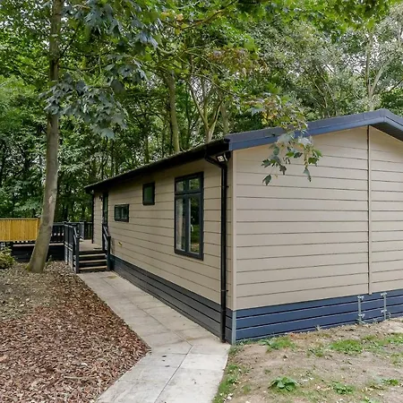 Woolverstone Marina And Lodge Park Ipswich Exterior photo