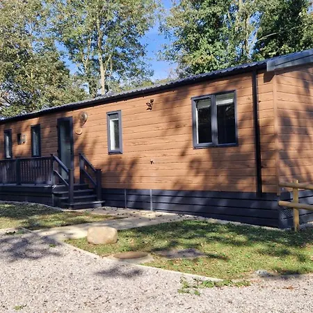 Woolverstone Marina And Lodge Park Ipswich Exterior photo