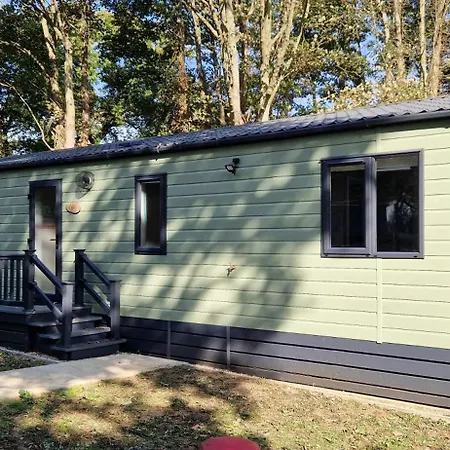 Woolverstone Marina And Lodge Park Ipswich Exterior photo