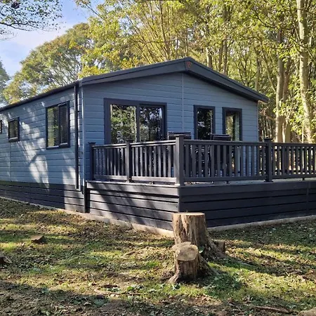 Woolverstone Marina And Lodge Park Ipswich Exterior photo