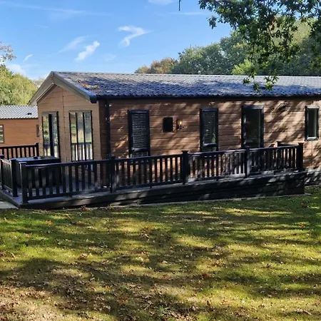 Woolverstone Marina And Lodge Park Ipswich Exterior photo